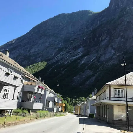 Проживание в семье Fjellheim